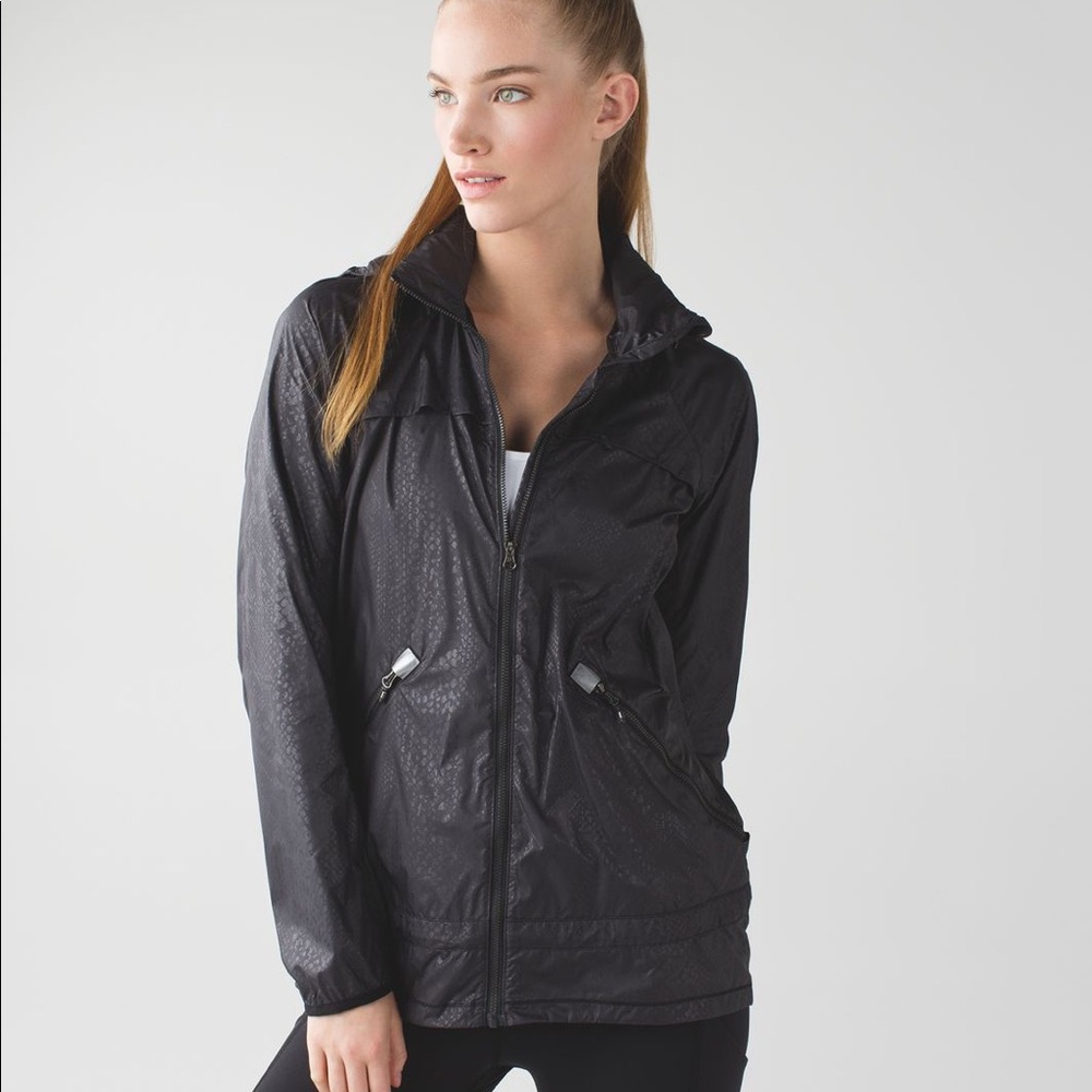 Lululemon windbreaker jacket
